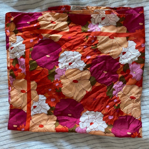 Printed silk scarf - Picture 1 of 1